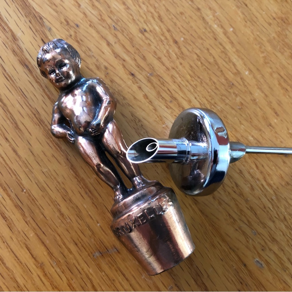 Vintage Cherub Bottle Stopper Pourer - Brass & Cork Bruxelles Peeing Boy